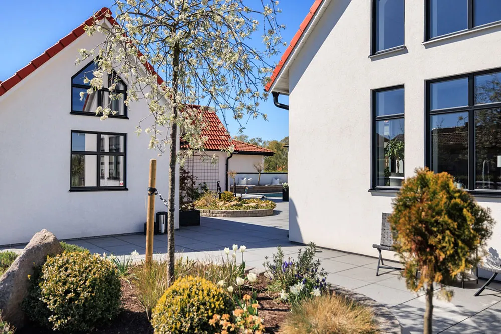 Spacious Interiors of a Modern Swedish Cottage - Gallery image 26