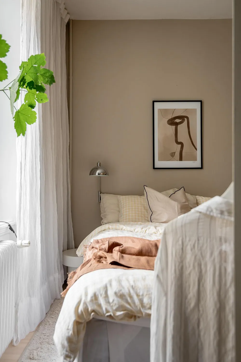 Helle Wohnung mit olivengrünen Wänden in Göteborg (66 qm) - Gallery image 29