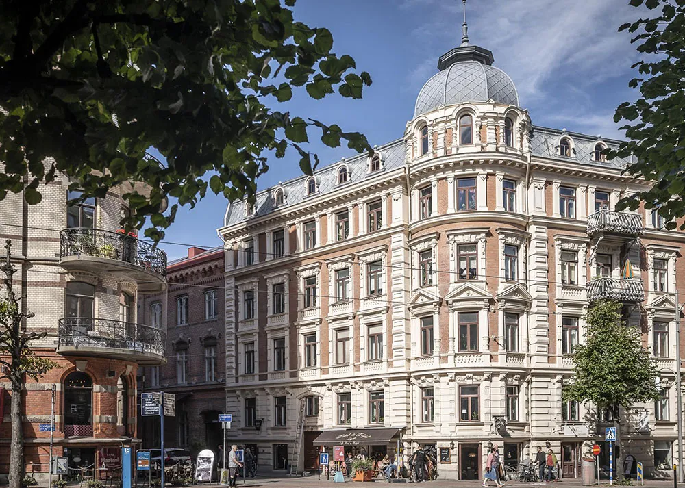 Helle monochrome Wohnung in Göteborg mit blauer Schlafzimmer (92 qm) - Gallery image 26