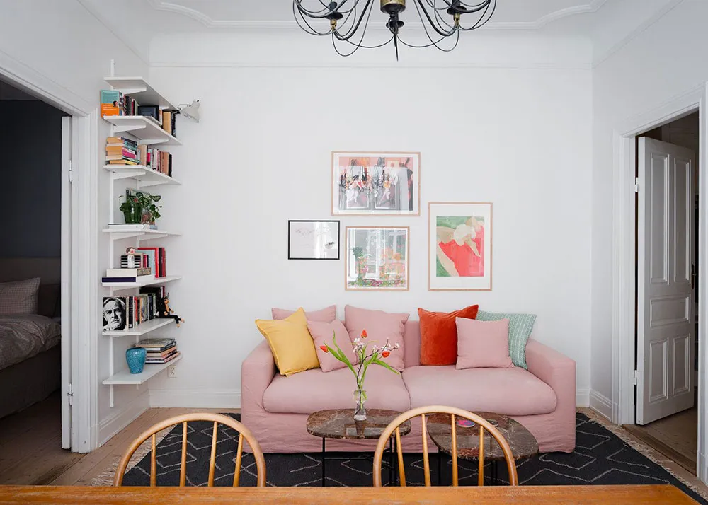 Jolie appartement scandinave avec canapé rose et cuisine blanche (49 m²) - Gallery image 2