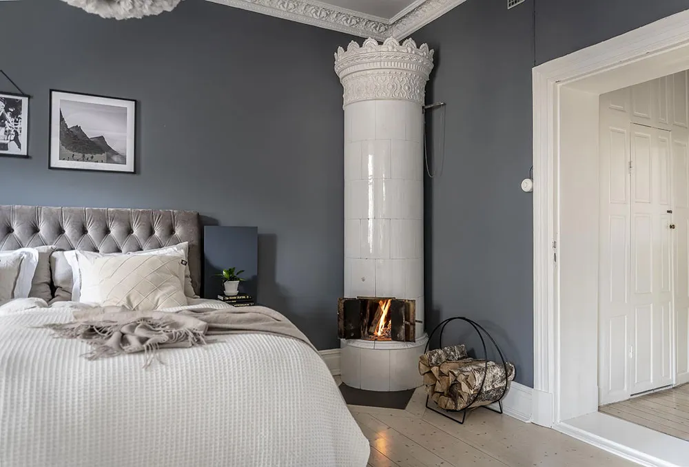 Helle monochrome Wohnung in Göteborg mit blauer Schlafzimmer (92 qm) - Gallery image 9