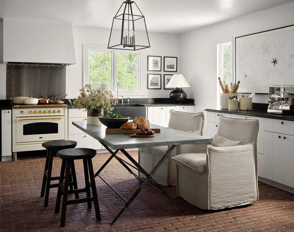 Сісти від усього: оновлення красивого підмісцевого дому, якого немає на картах - Gallery image 9