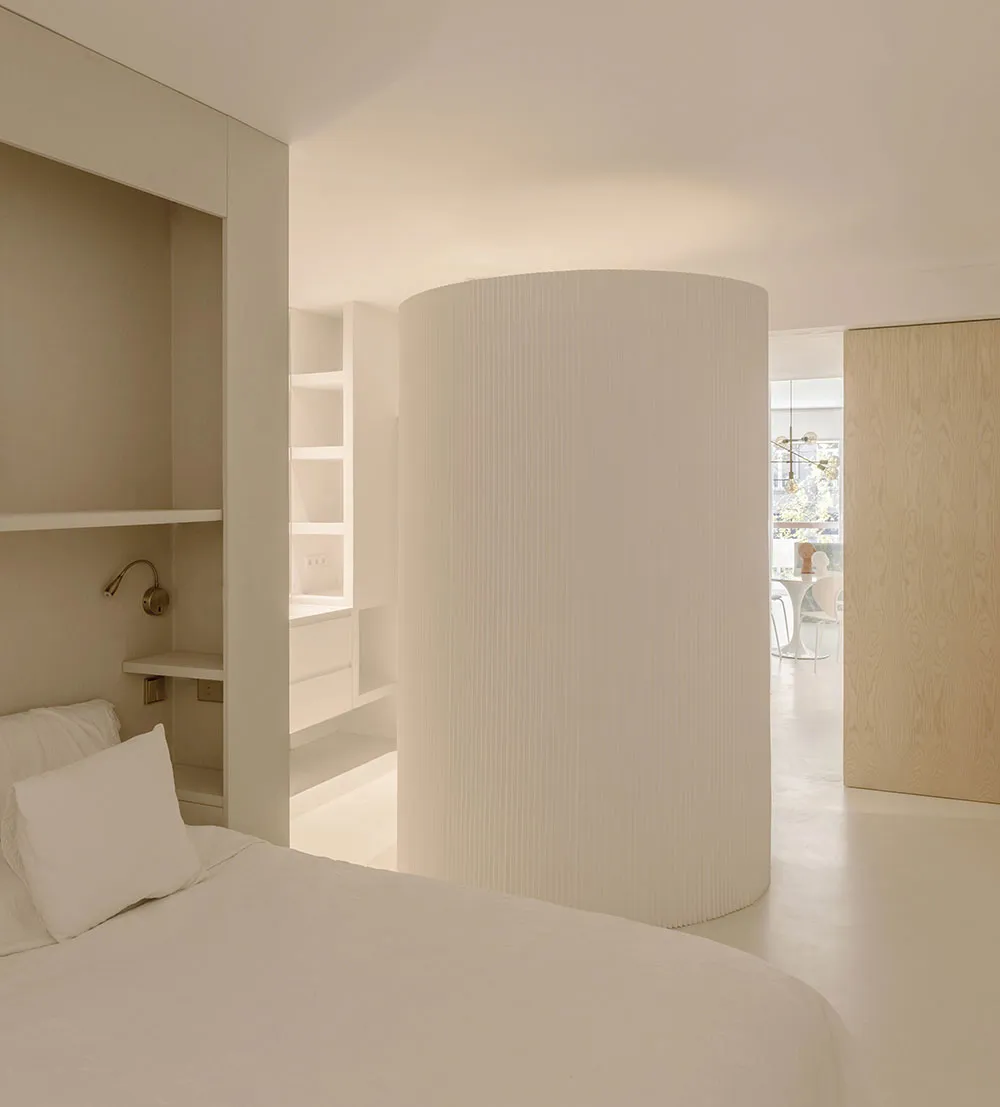 Weißes Apartment in Madrid mit sanften Pastellakzenten - Gallery image 9
