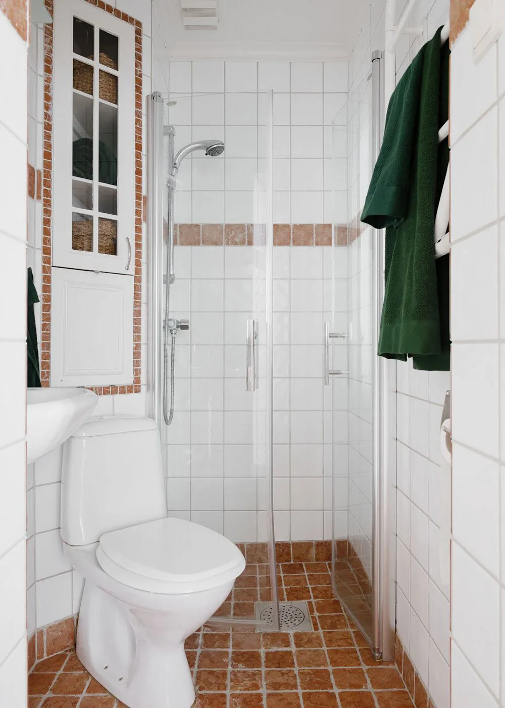 Jolie appartement scandinave avec canapé rose et cuisine blanche (49 m²) - Gallery image 17