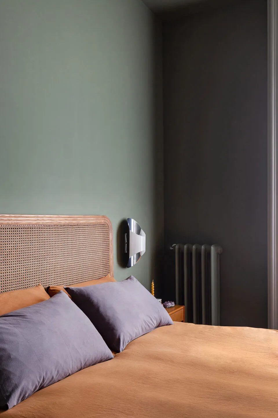 Смелая игра красок в модной миланской квартире - Gallery image 13