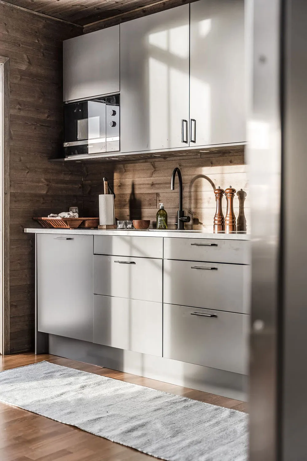 Bois, cuir, fourrure : un chalet alpin confortable dans les montagnes - Gallery image 10