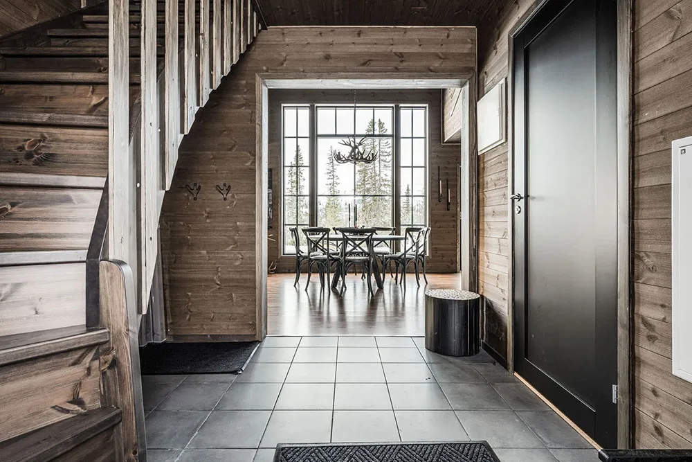 Bois, cuir, fourrure : un chalet alpin confortable dans les montagnes - Gallery image 18