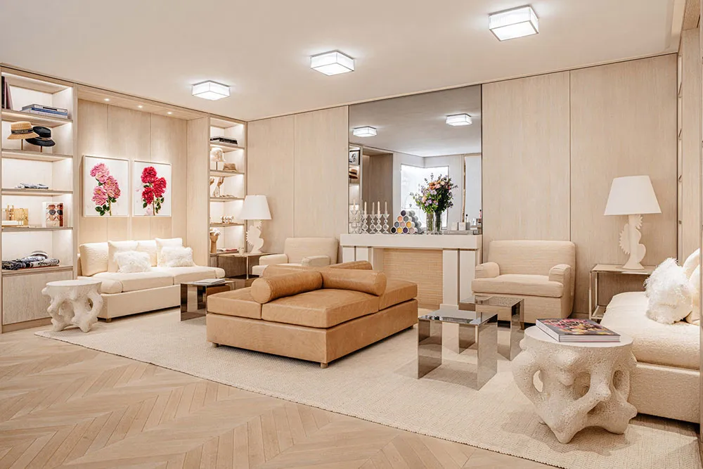 Кремовые тона в интерьере и прекрасный вид на Сену: отель Cheval Blanc в Париже - Gallery image 11