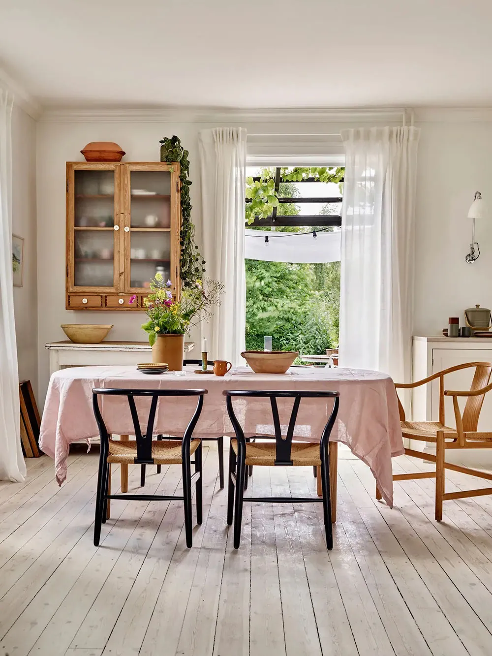 डेनमार्क में स्थित एक पुरानी ईंटों से बनी विला के आंतरिक भाग – प्रेरणादायक एवं सुंदर। - Gallery image 5