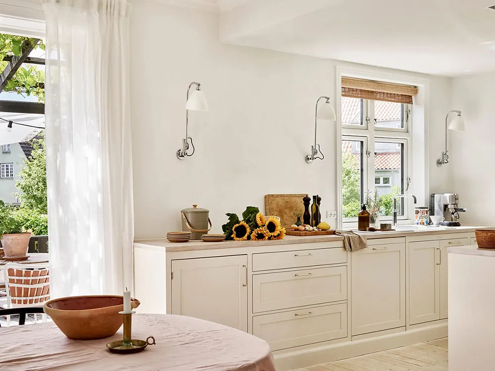 डेनमार्क में स्थित एक पुरानी ईंटों से बनी विला के आंतरिक भाग – प्रेरणादायक एवं सुंदर। - Gallery image 4