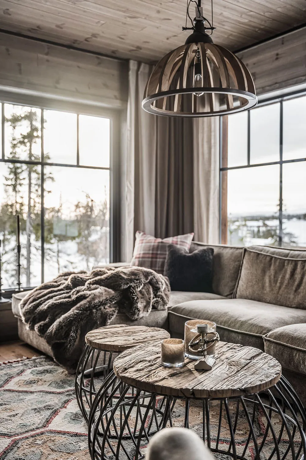 Bois, cuir, fourrure : un chalet alpin confortable dans les montagnes - Gallery image 1