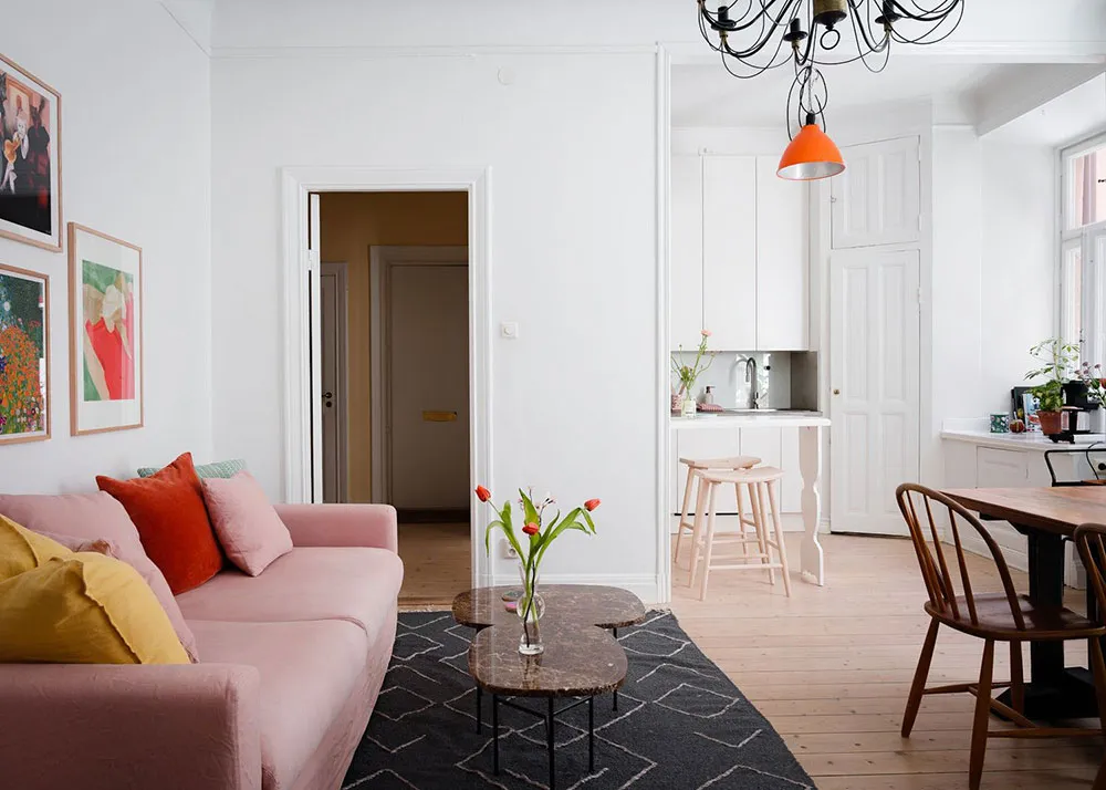 Jolie appartement scandinave avec canapé rose et cuisine blanche (49 m²) - Gallery image 3