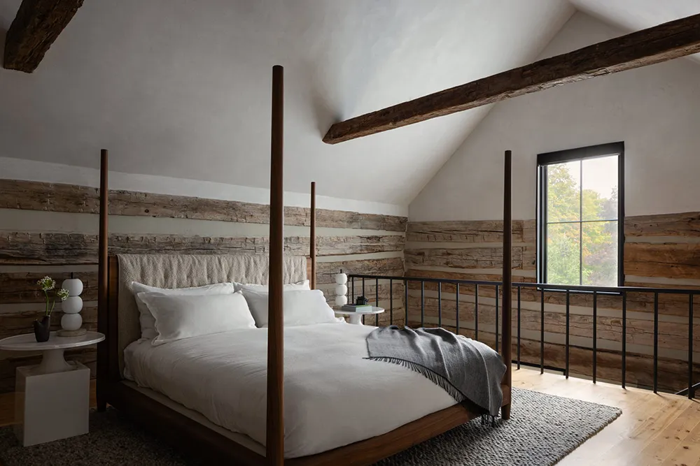 Kleine Holzhütte in Kanada mit stilvollen Akzenten im Design - 6