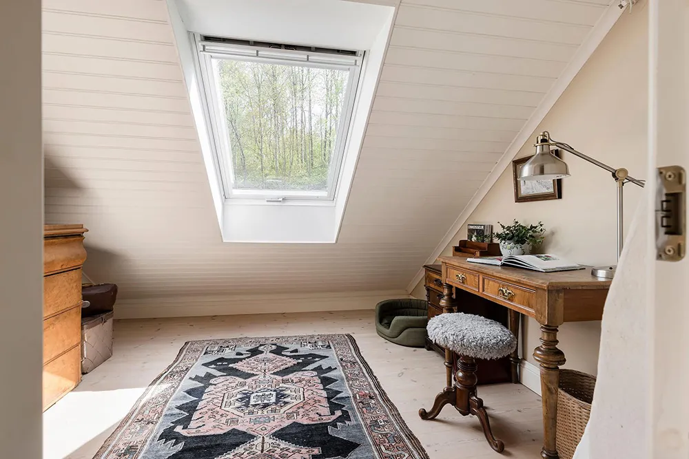 Белые интерьеры и винтажный декор: красивая дача в Швеции - Gallery image 24