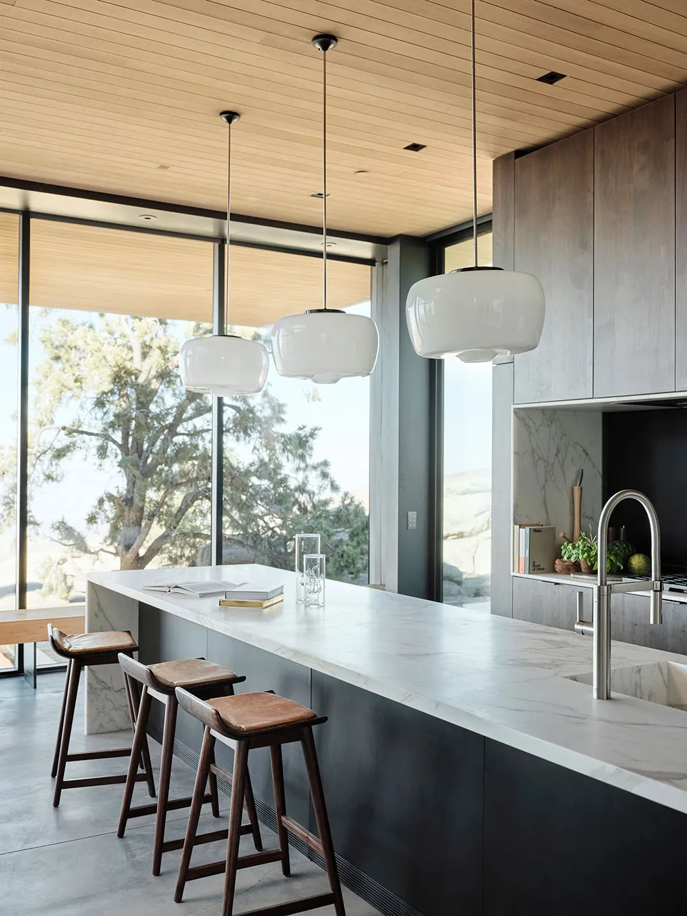 Maison dans le désert de Californie avec piscine et murs en verre - Gallery image 15