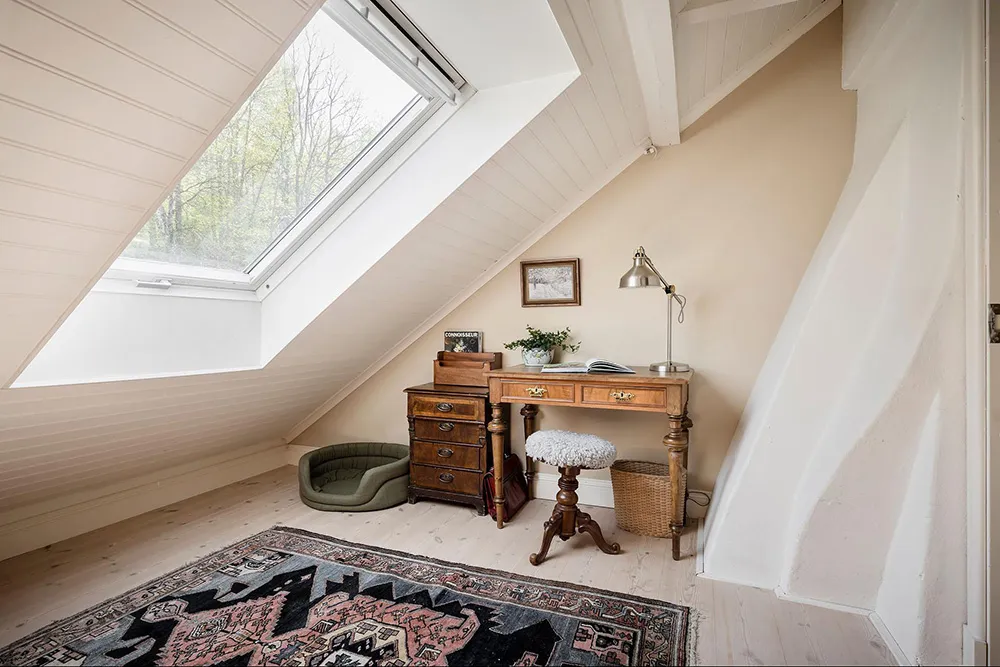 Белые интерьеры и винтажный декор: красивая дача в Швеции - Gallery image 25