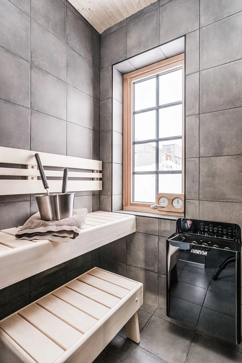 Bois, cuir, fourrure : un chalet alpin confortable dans les montagnes - Gallery image 20