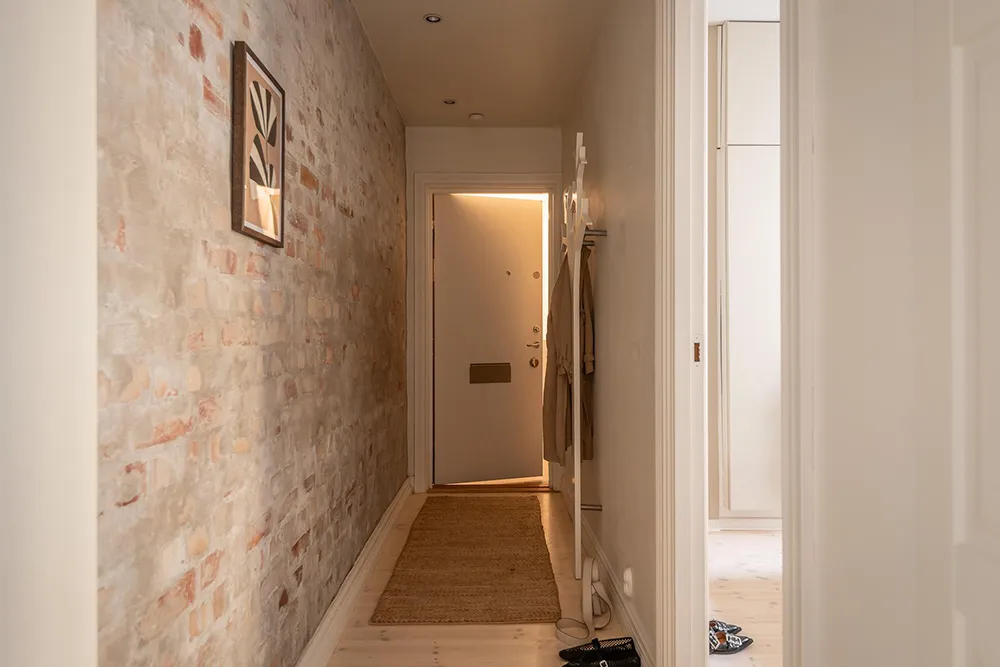 Helle Wohnung mit olivengrünen Wänden in Göteborg (66 qm) - Gallery image 34