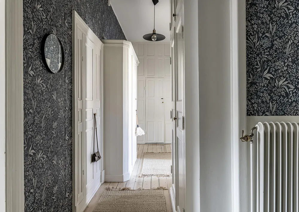 Helle monochrome Wohnung in Göteborg mit blauer Schlafzimmer (92 qm) - Gallery image 22