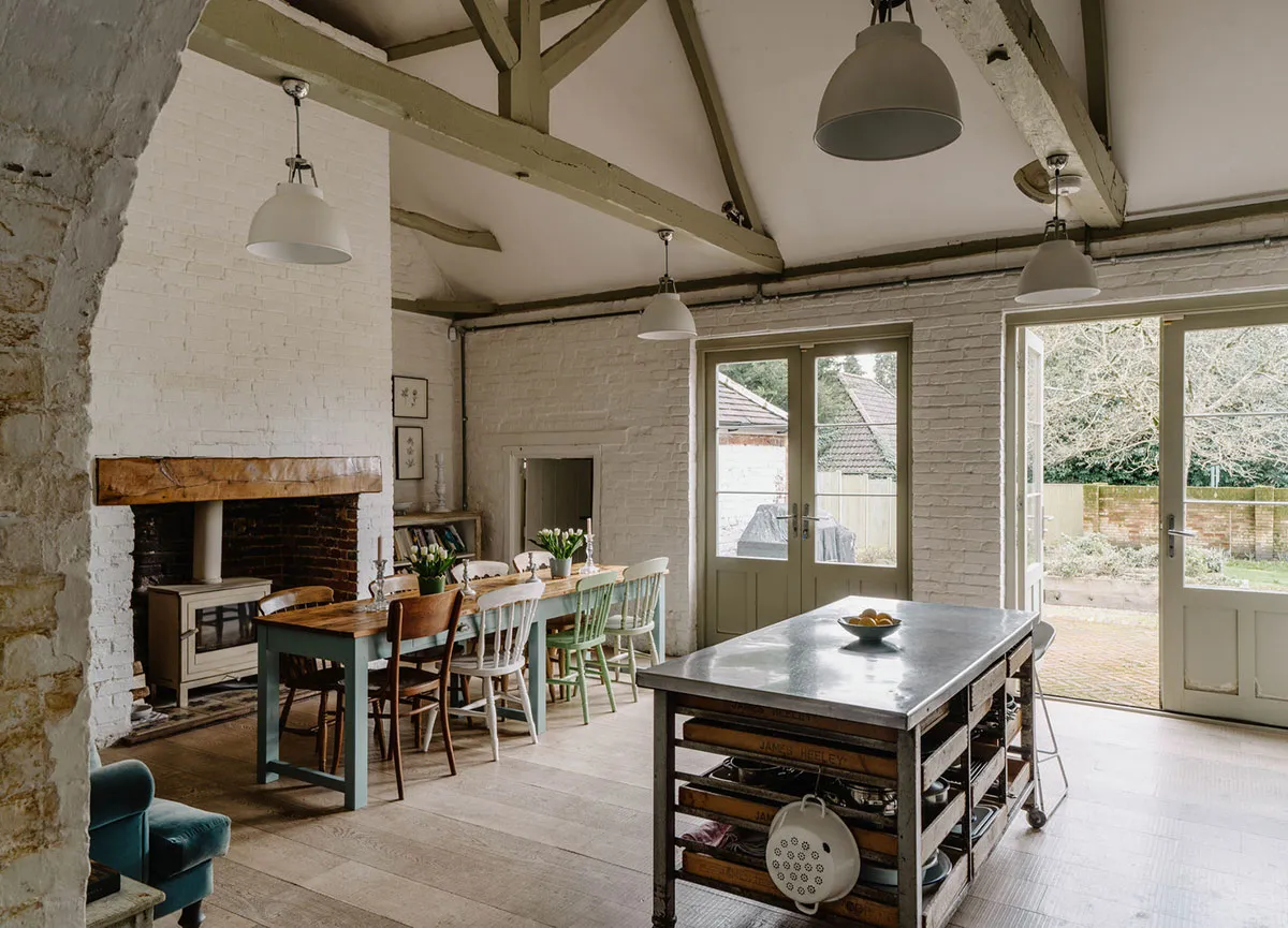 Charm of a Historic Georgian Mansion in Hampshire - Gallery image 4