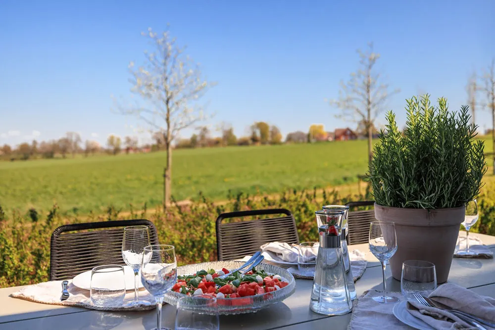 Spacious Interiors of a Modern Swedish Cottage - Gallery image 15