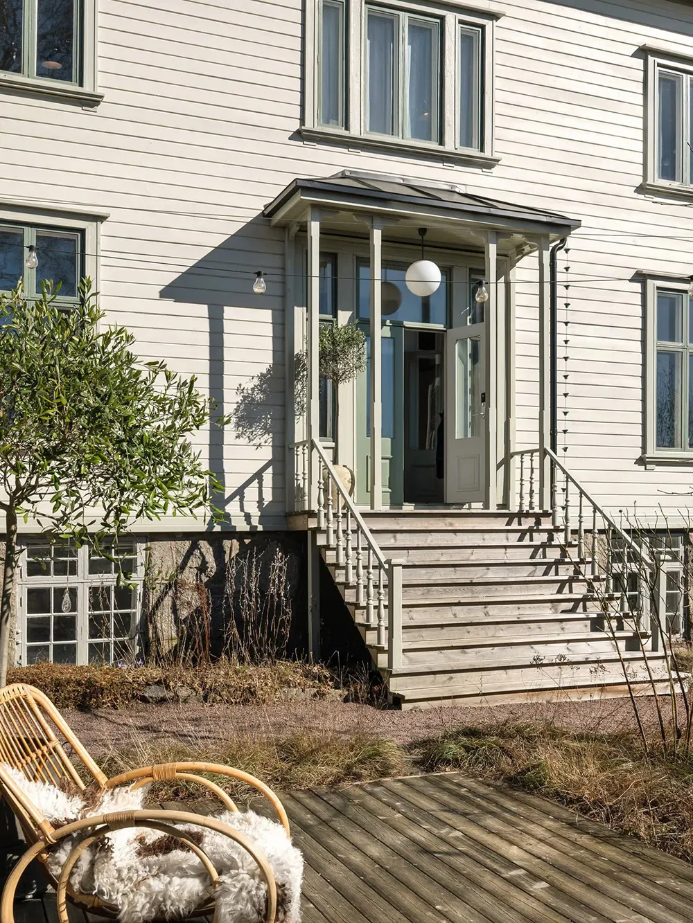 Elegante moderne Innenausstattungen traditioneller schwedischer Villen - Gallery image 2