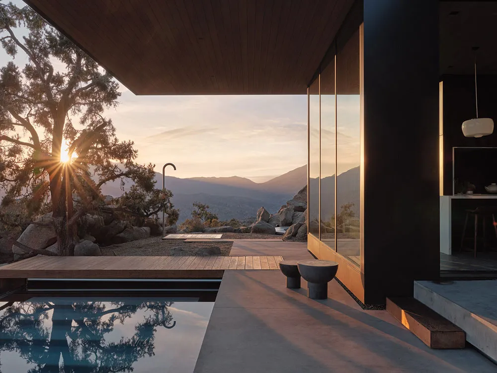 Maison dans le désert de Californie avec piscine et murs en verre - Gallery image 30