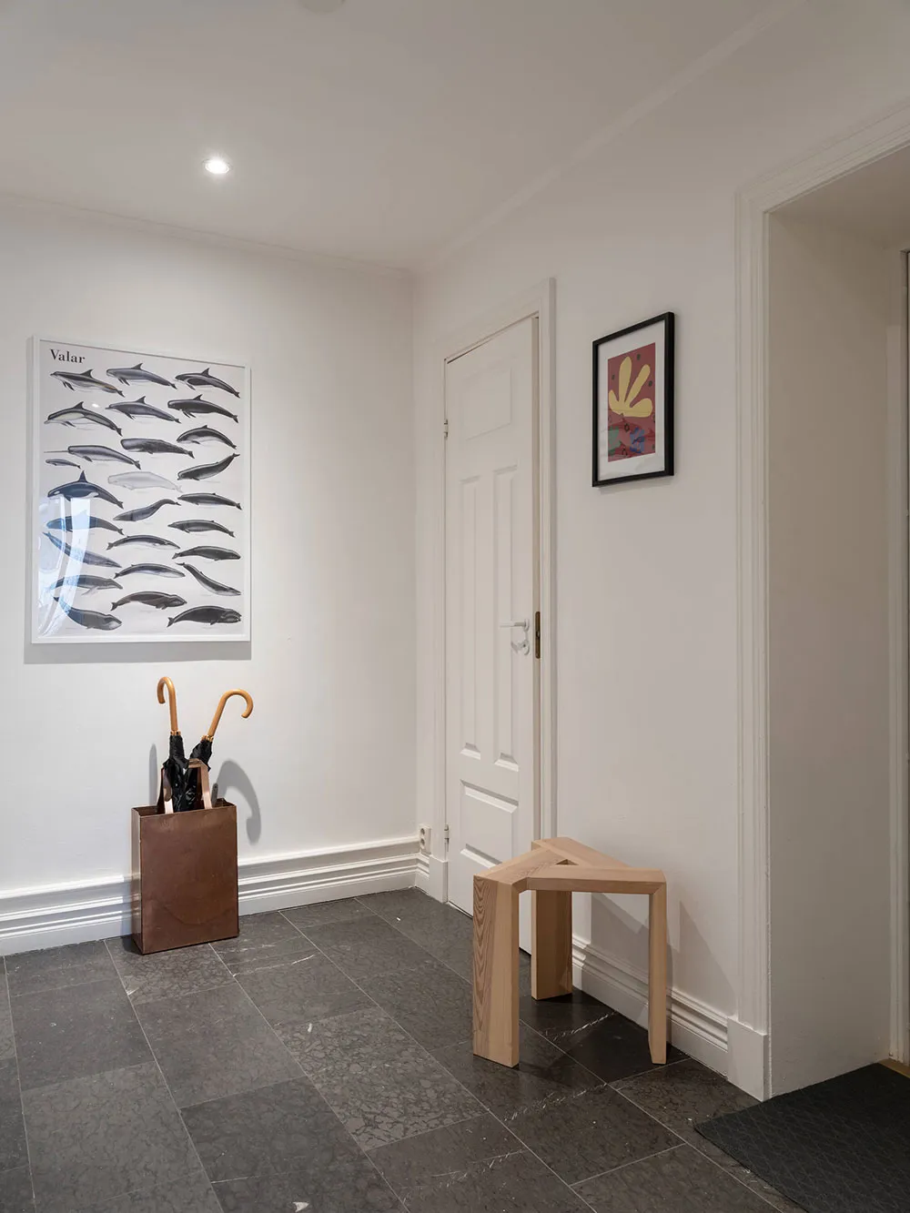 Murs peints à la main et cuisine blanche-verte inhabituelle : appartement à Göteborg (75 m²) - Gallery image 29