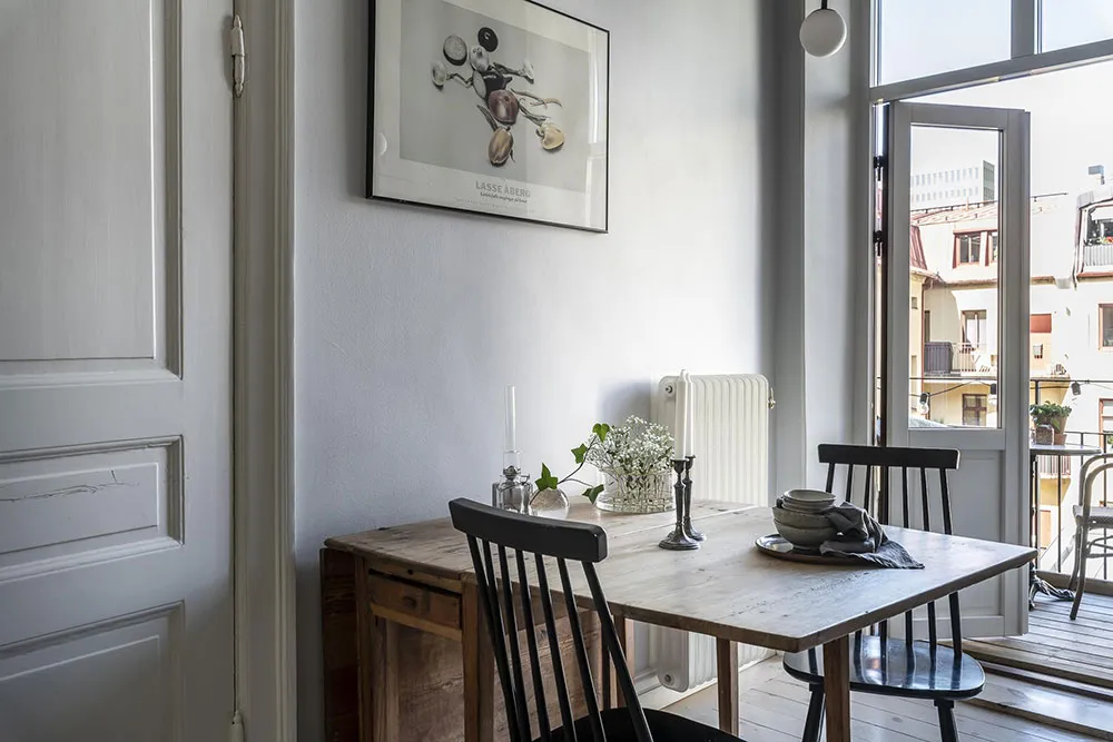 Helle monochrome Wohnung in Göteborg mit blauer Schlafzimmer (92 qm) - Gallery image 15