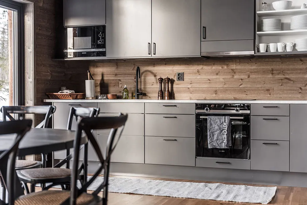 Bois, cuir, fourrure : un chalet alpin confortable dans les montagnes - Gallery image 9