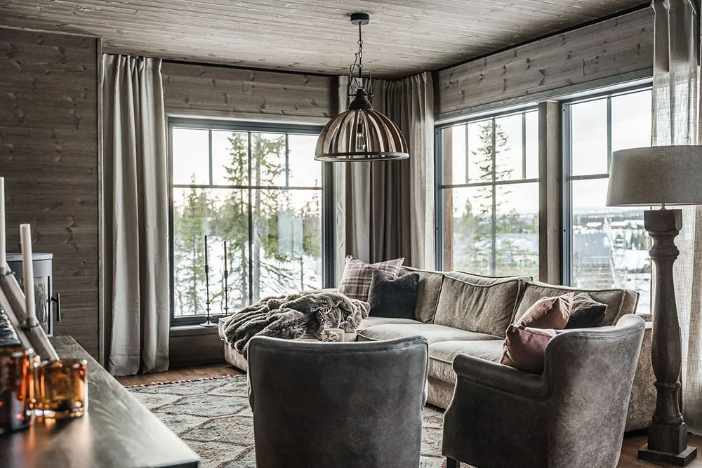 Bois, cuir, fourrure : un chalet alpin confortable dans les montagnes - Gallery image 2