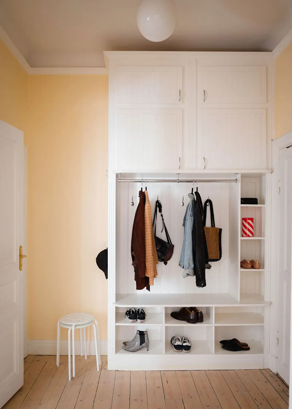 Jolie appartement scandinave avec canapé rose et cuisine blanche (49 m²) - Gallery image 21