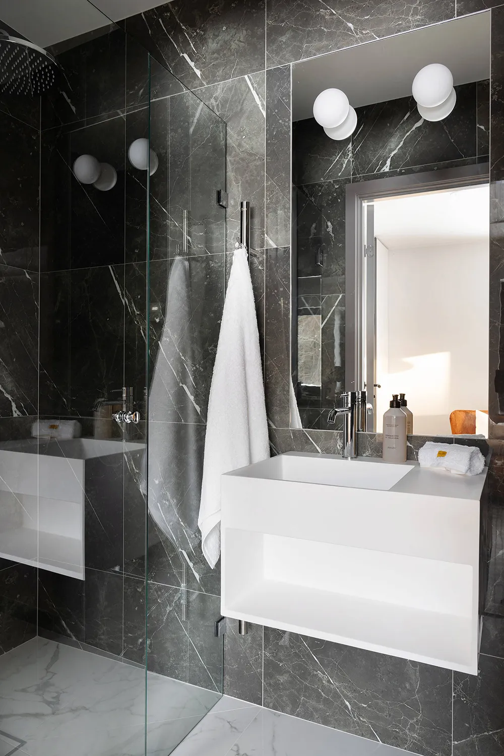 Современная вилла в Швеции с приятными интерьерами - Gallery image 22