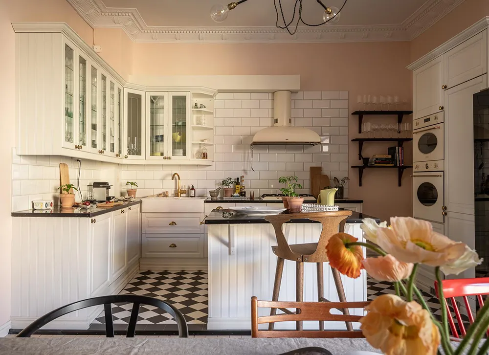 Colorful Accents and Gentle Notes: Pleasant Apartment in Goteborg (87 sqm) - Gallery image 17