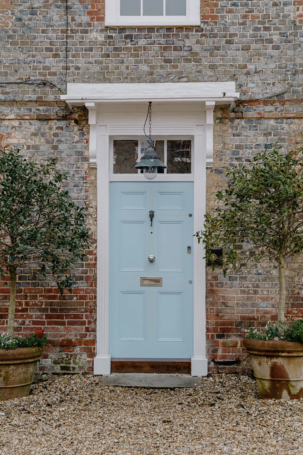 Charm of a Historic Georgian Mansion in Hampshire - Gallery image 1