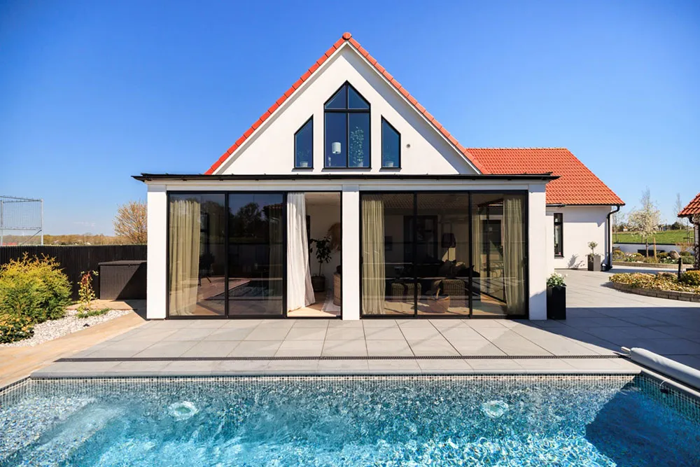 Spacious Interiors of a Modern Swedish Cottage - Gallery image 29