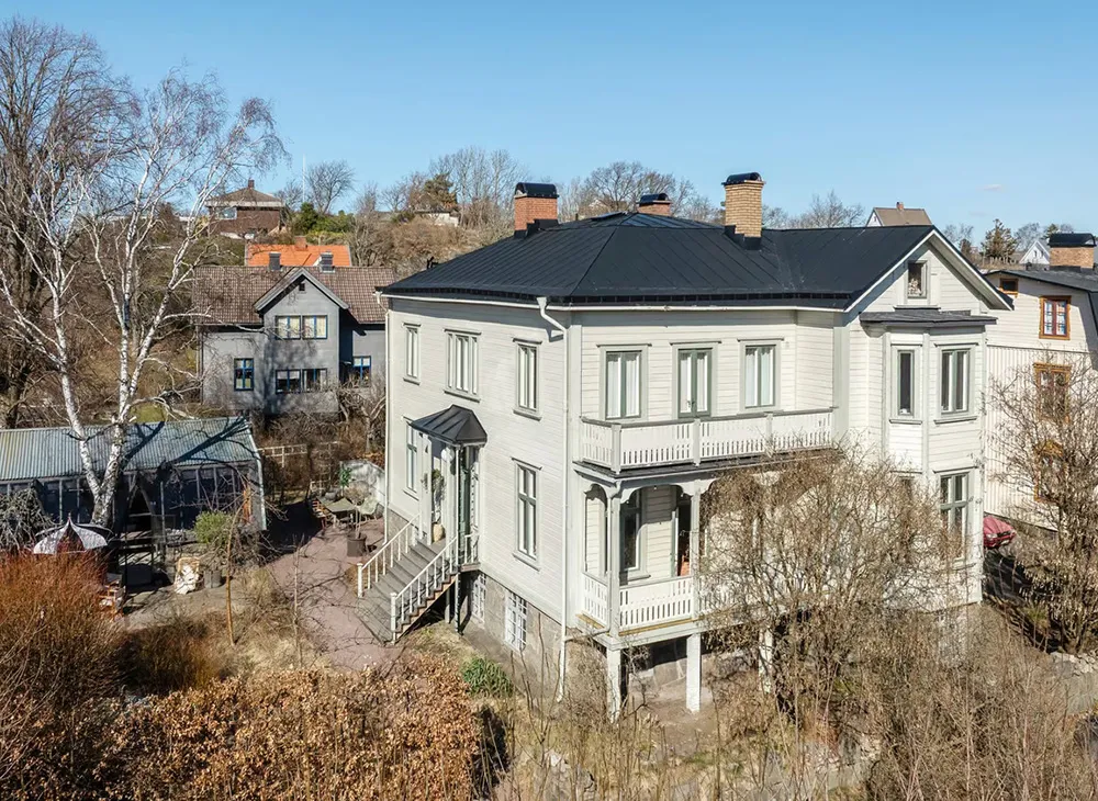 Elegante moderne Innenausstattungen traditioneller schwedischer Villen - Gallery image 1