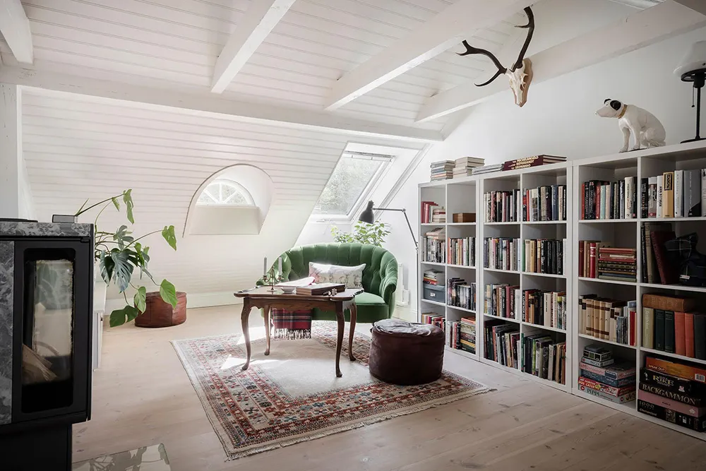 Белые интерьеры и винтажный декор: красивая дача в Швеции - Gallery image 23