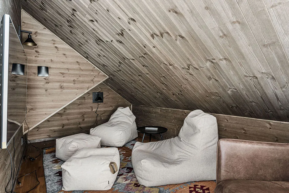 Bois, cuir, fourrure : un chalet alpin confortable dans les montagnes - Gallery image 25