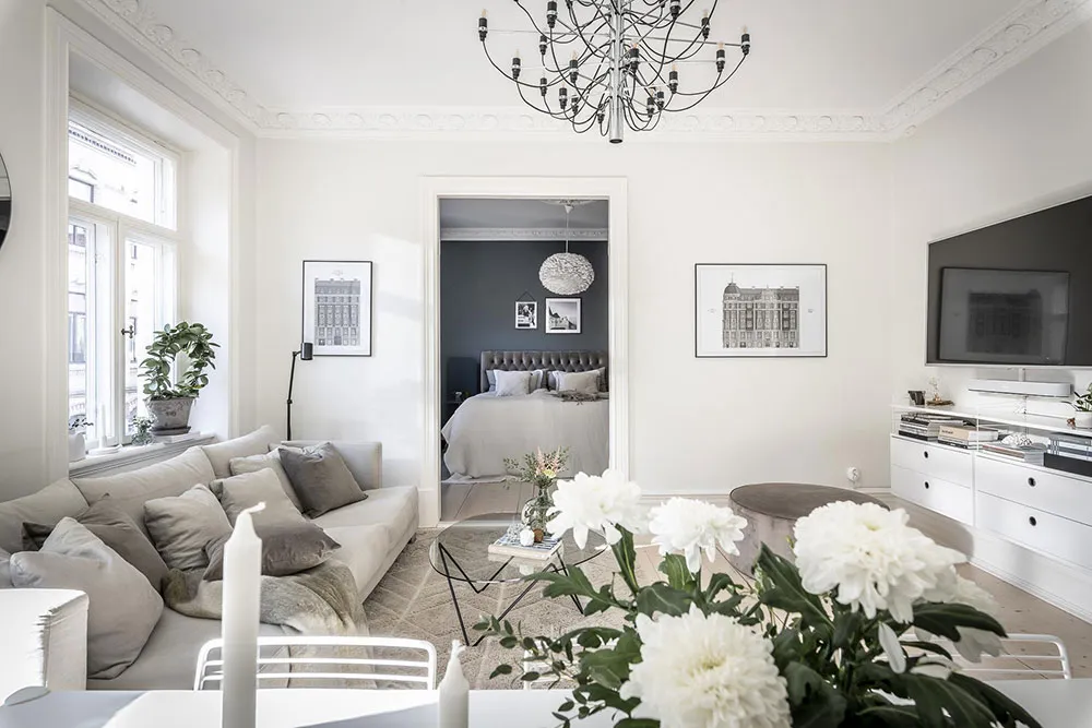 Helle monochrome Wohnung in Göteborg mit blauer Schlafzimmer (92 qm) - Gallery image 6