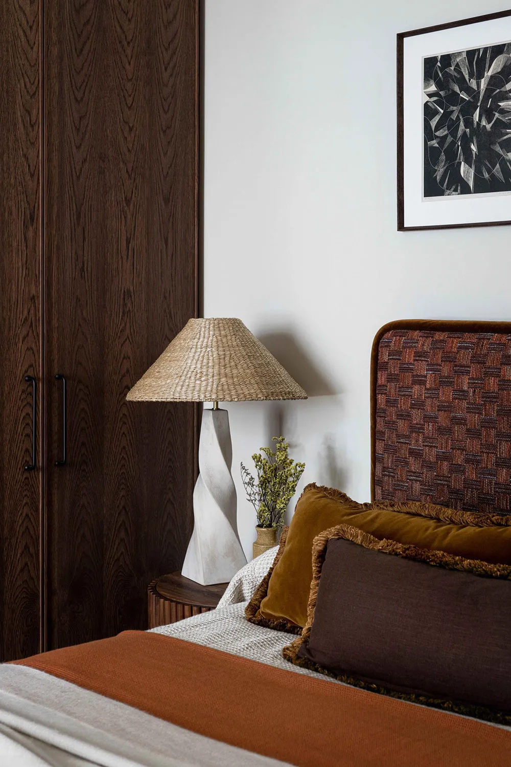 Elegant and Stylish Interior in London - Gallery image 16