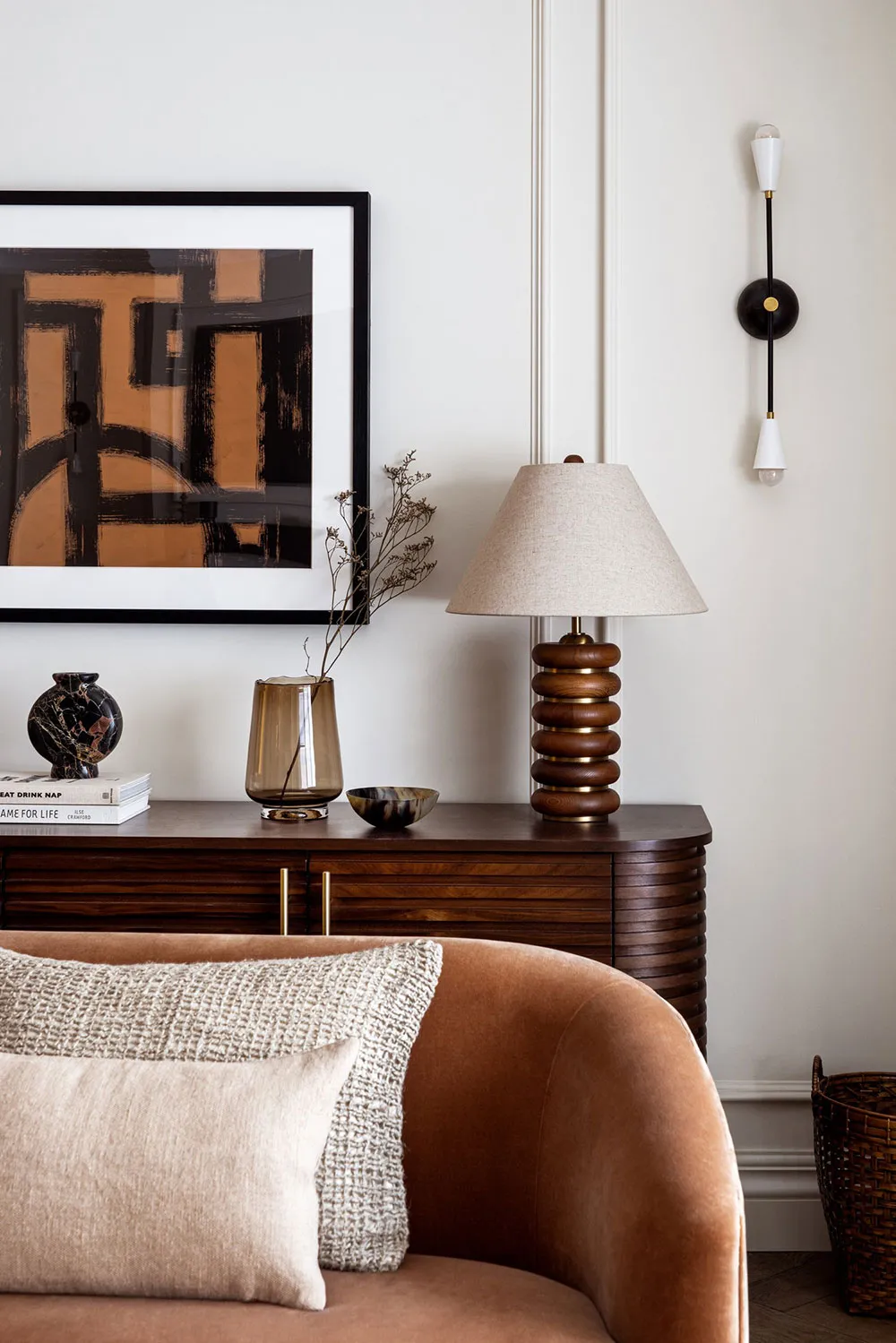 Elegant and Stylish Interior in London - Gallery image 2