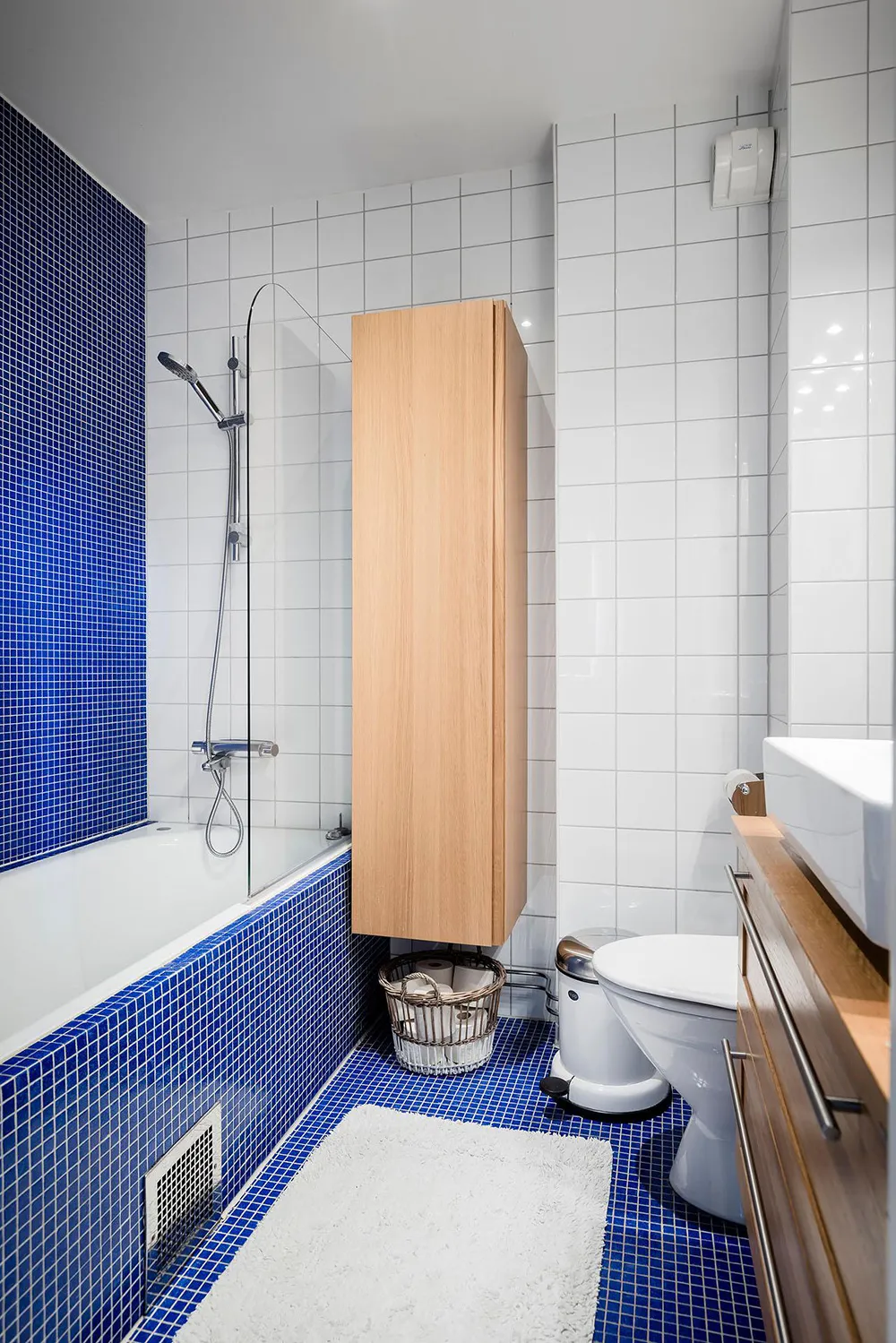 Белые интерьеры и винтажный декор: красивая дача в Швеции - Gallery image 18