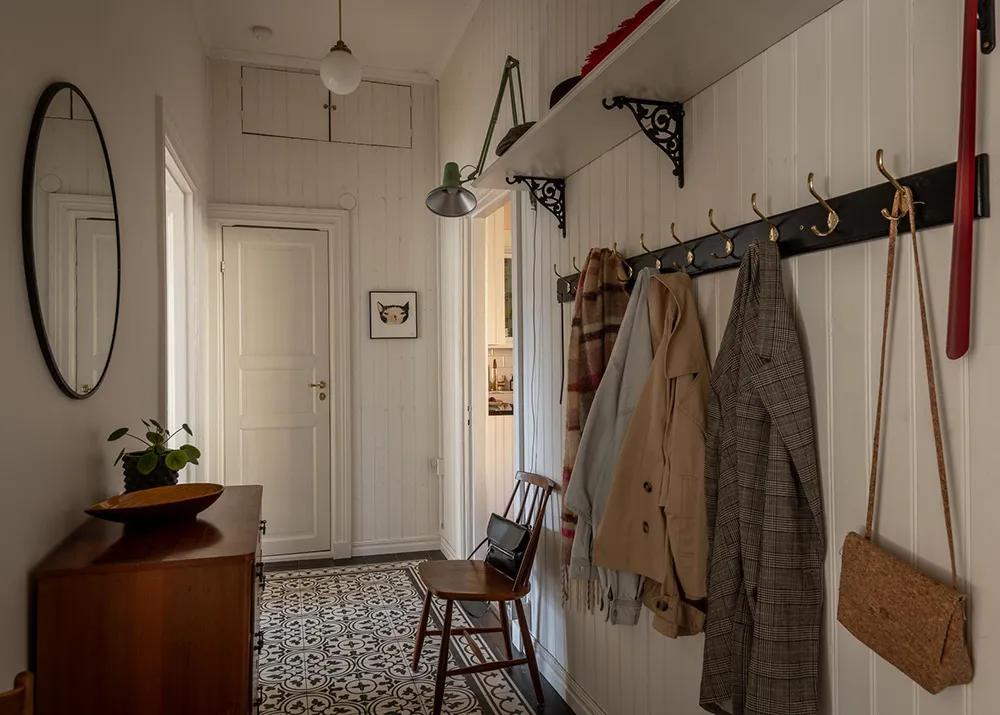 Colorful Accents and Gentle Notes: Pleasant Apartment in Goteborg (87 sqm) - Gallery image 23