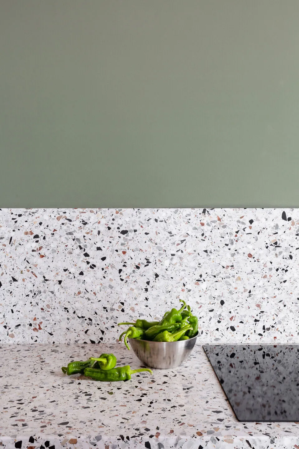 Смелая игра красок в модной миланской квартире - Gallery image 11