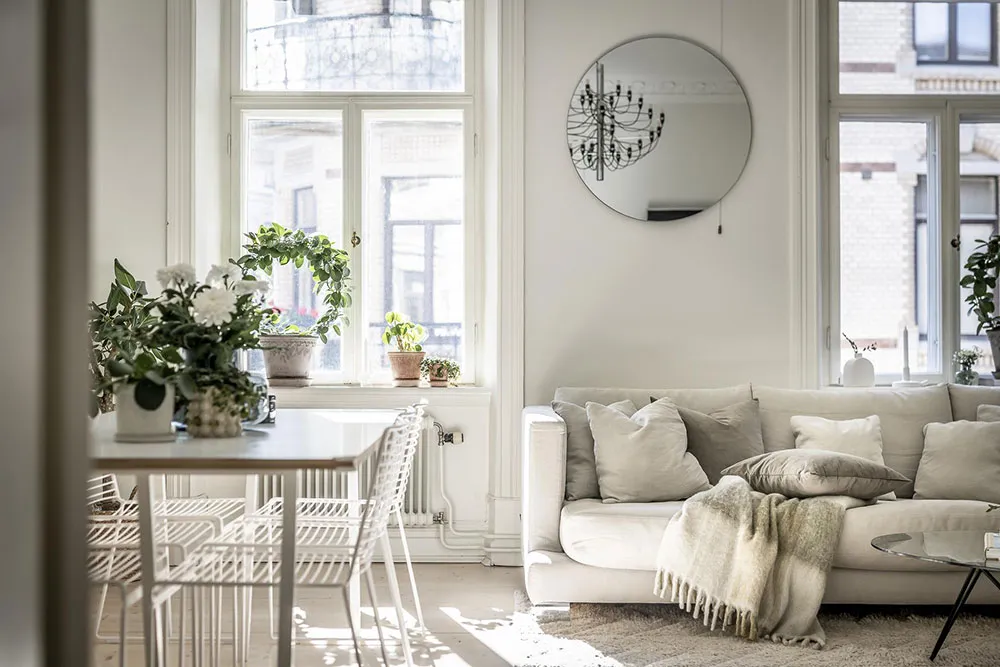 Helle monochrome Wohnung in Göteborg mit blauer Schlafzimmer (92 qm) - Gallery image 3