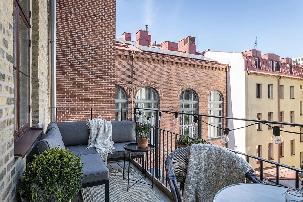 Helle monochrome Wohnung in Göteborg mit blauer Schlafzimmer (92 qm) - Gallery image 17