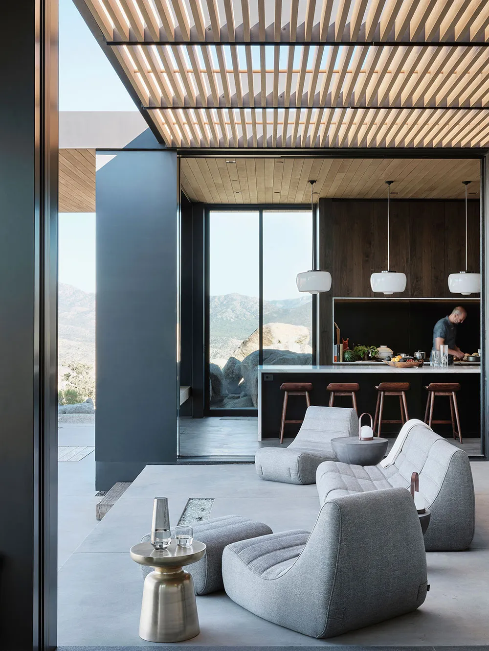 Maison dans le désert de Californie avec piscine et murs en verre - Gallery image 14