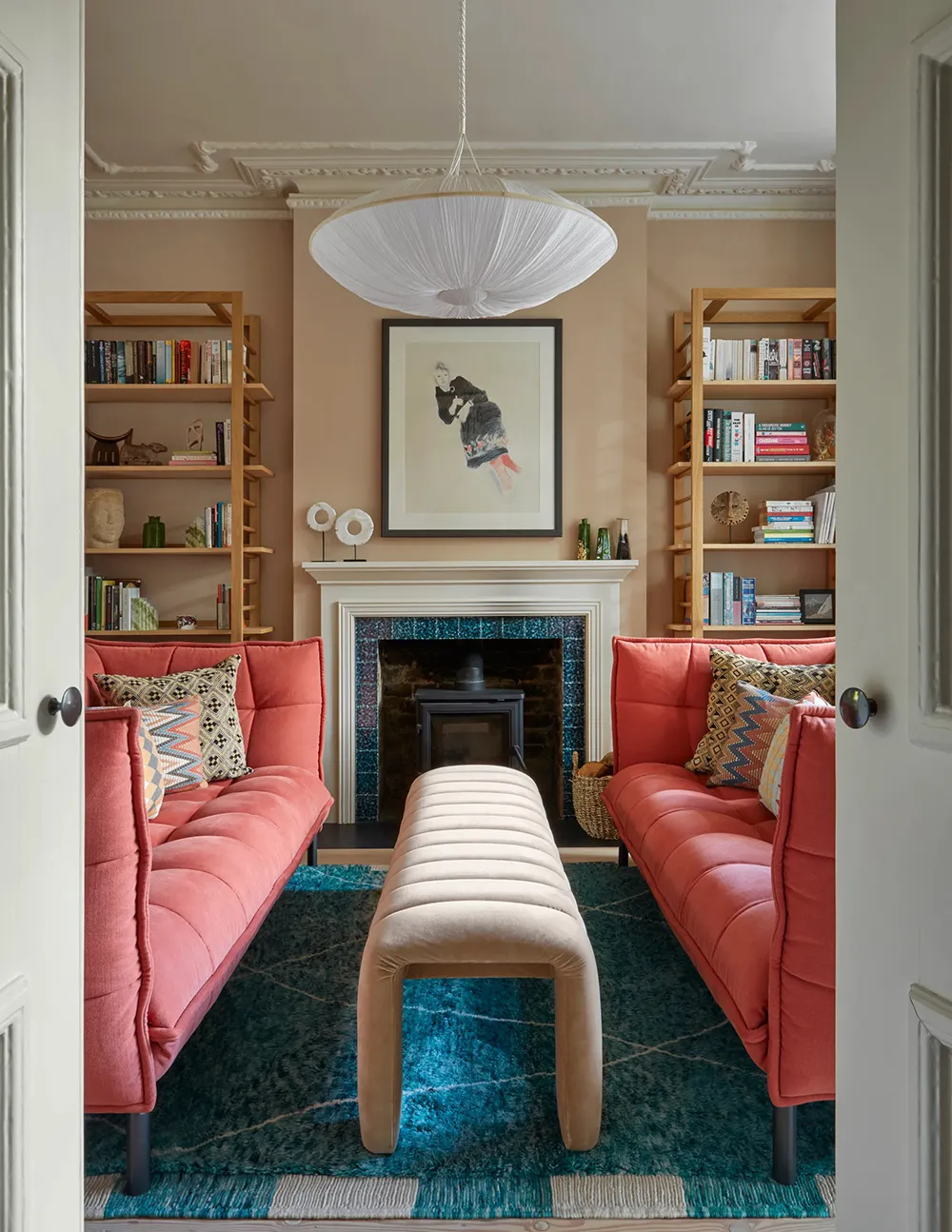 Diseñadora Katie Guinness aportó color y vida a una casa townhouse edwardiana en Londres - Gallery image 3