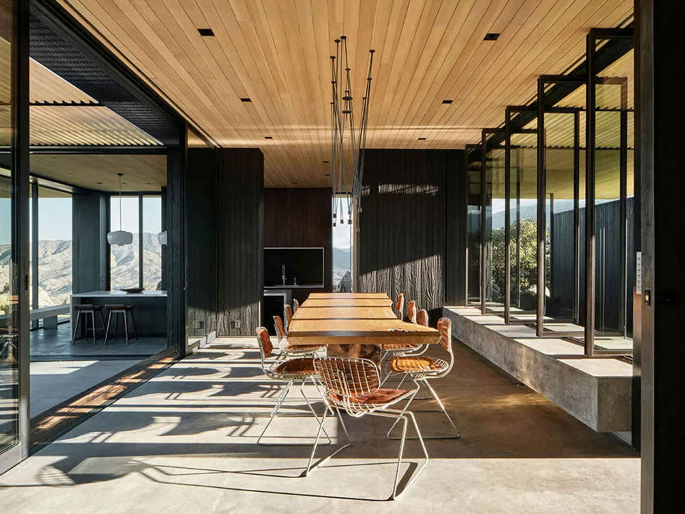 Maison dans le désert de Californie avec piscine et murs en verre - Gallery image 13